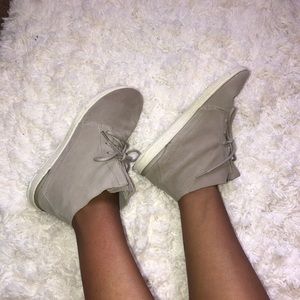 REEF ROVER SNEAKERS.  NEW